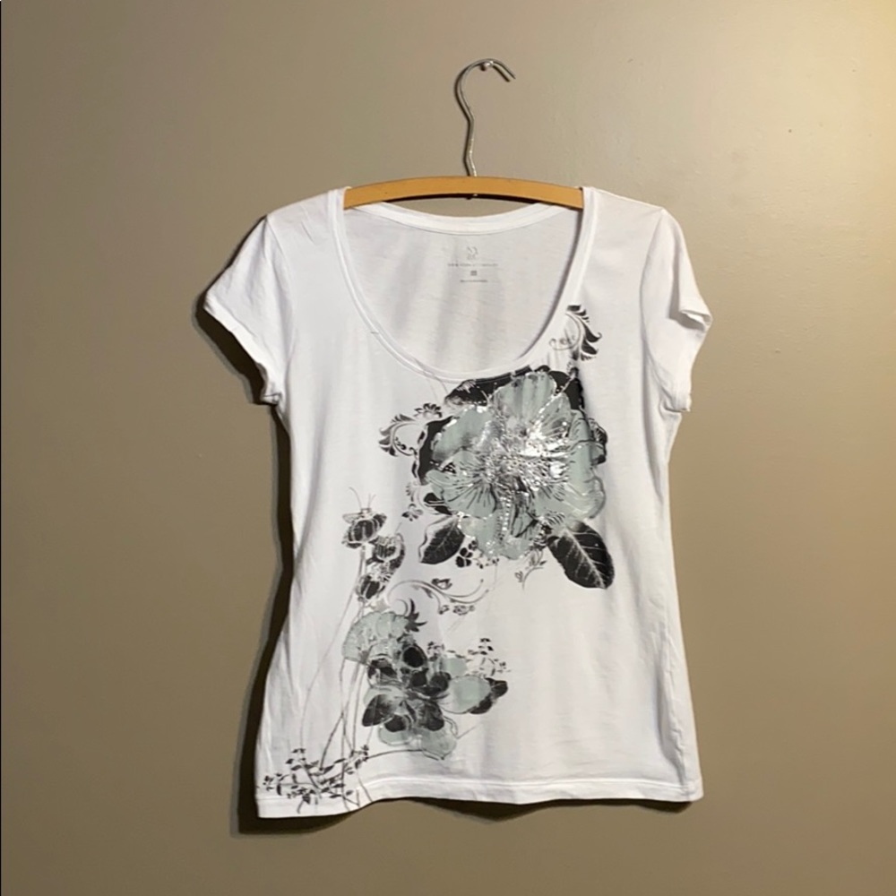 New York & Company White Tee with Floral Print S